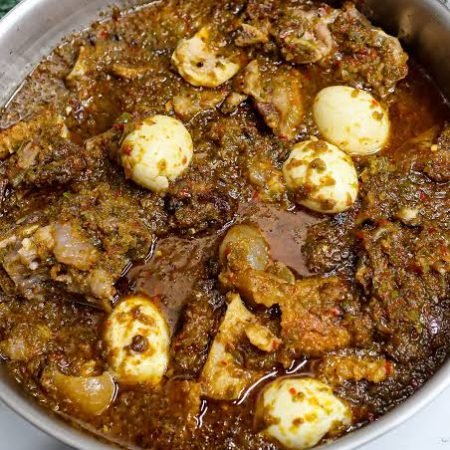 Tray of Ayamase (Ofada Sauce)